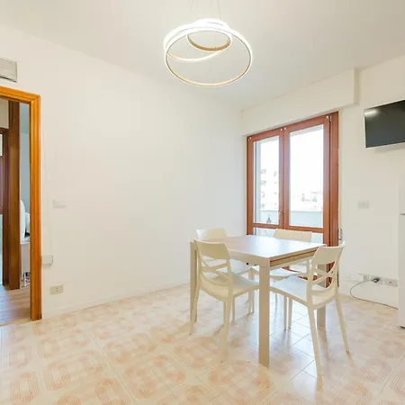 Lily Flat - 15 Min From & Free Parking Apartament