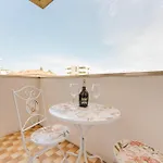 Lily Flat - 15 Min From & Free Parking *