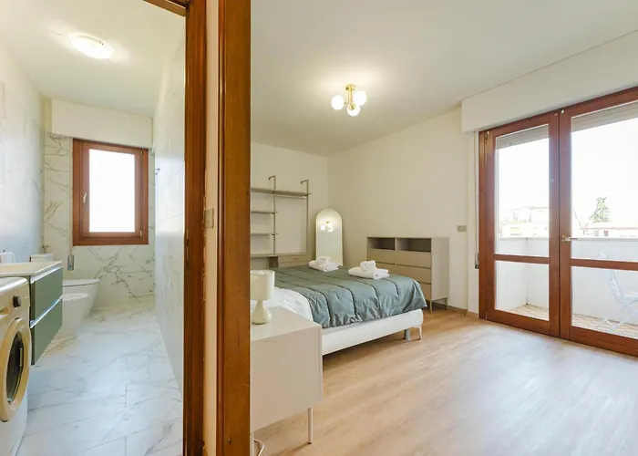 Lily Flat - 15 Min From & Free Parking Apartment Venice